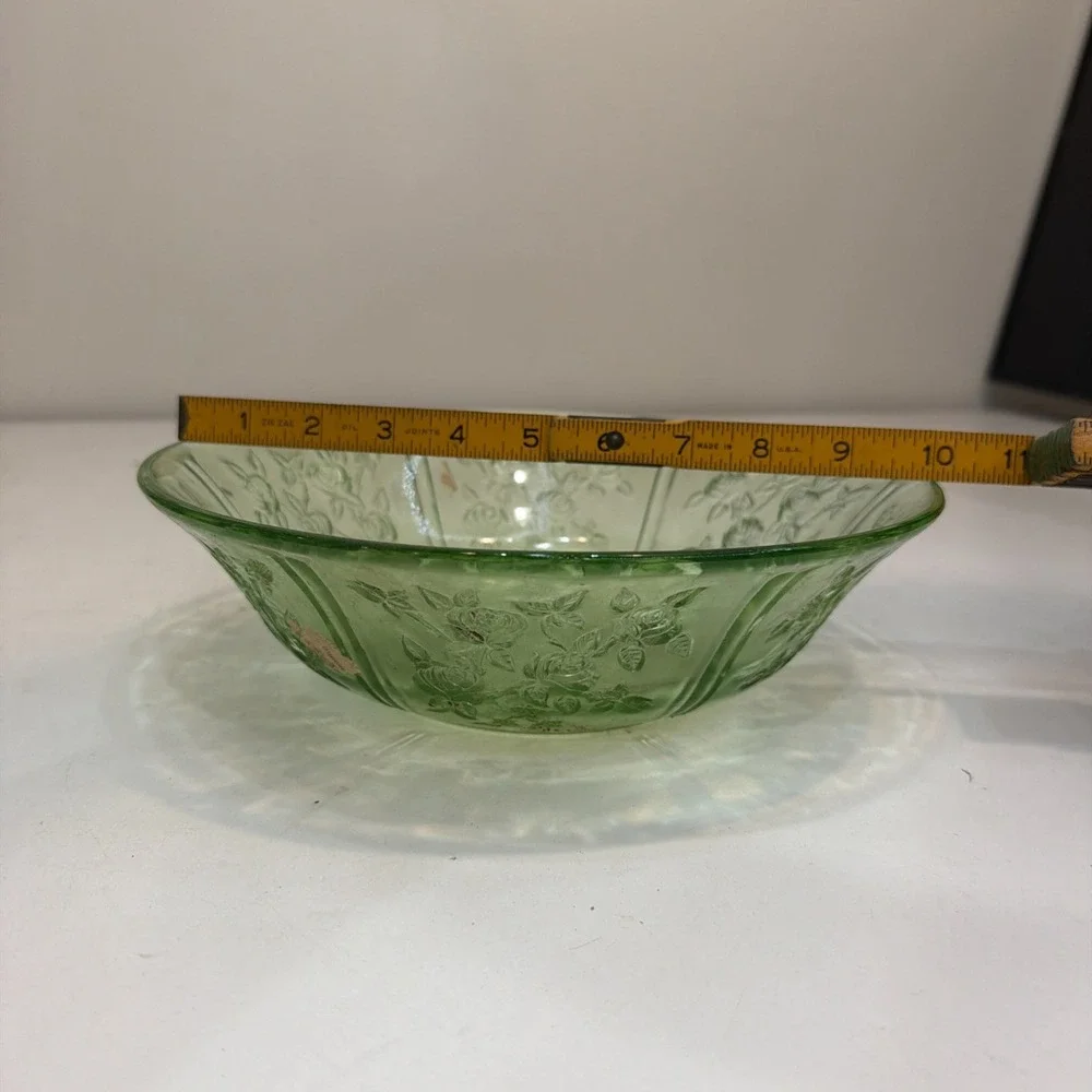 Glowing Green Vaseline Glass 10